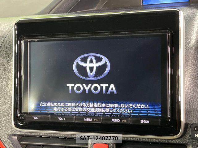 Toyota VOXY HYBRID 2017-07 7621298-5