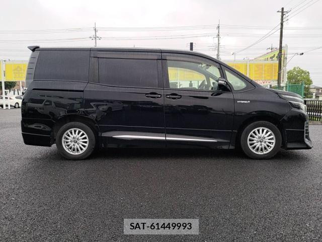 Toyota VOXY HYBRID 2015-06 7621305-10