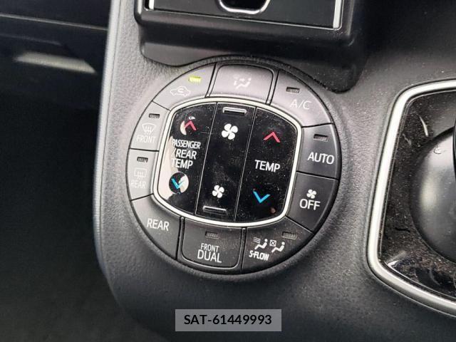 Toyota VOXY HYBRID 2015-06 7621305-13