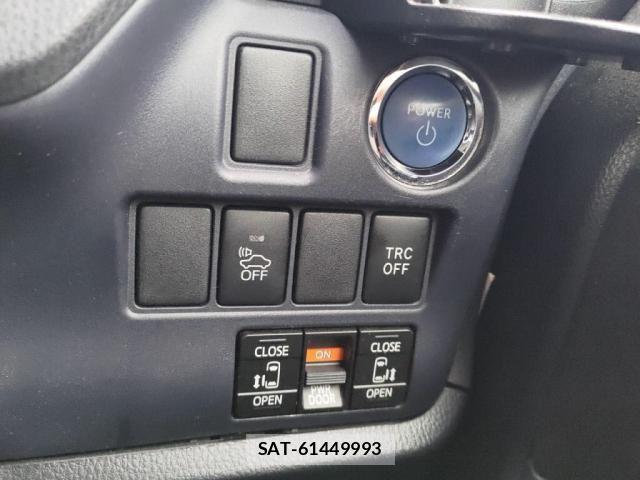 Toyota VOXY HYBRID 2015-06 7621305-15