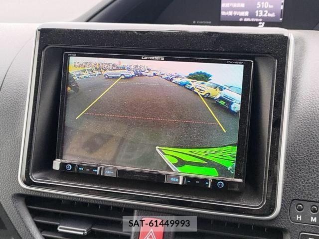 Toyota VOXY HYBRID 2015-06 7621305-17