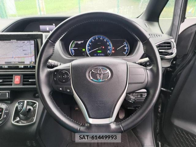 Toyota VOXY HYBRID 2015-06 7621305-19