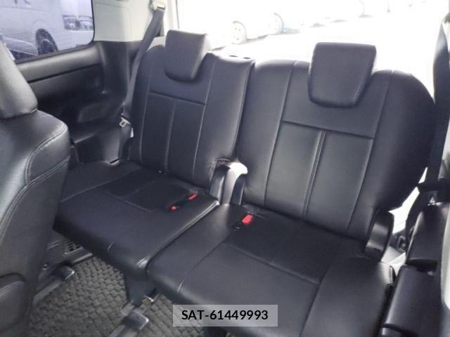 Toyota VOXY HYBRID 2015-06 7621305-23