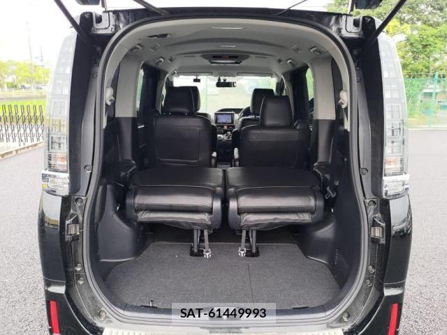 Toyota VOXY HYBRID 2015-06 7621305-25