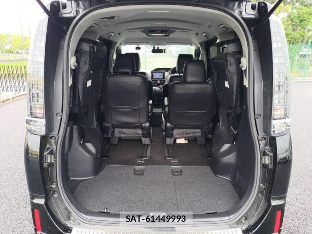 Toyota VOXY HYBRID 2015-06 7621305-26