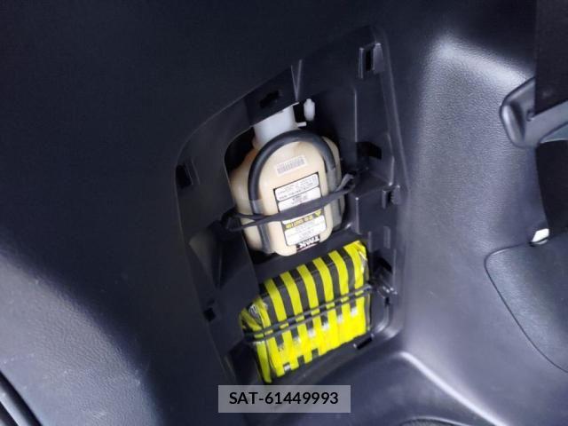Toyota VOXY HYBRID 2015-06 7621305-27