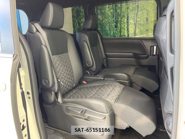 Toyota VOXY HYBRID 2025-01 7621266-8