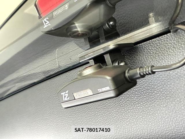 Toyota VOXY HYBRID 2023-04 7621286-12