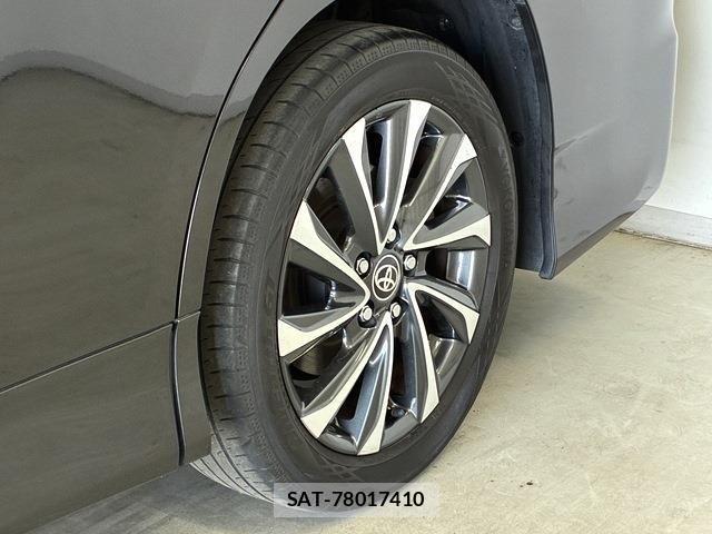 Toyota VOXY HYBRID 2023-04 7621286-24