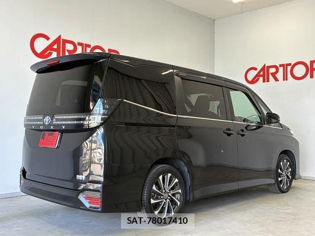 Toyota VOXY HYBRID 2023-04 7621286-2