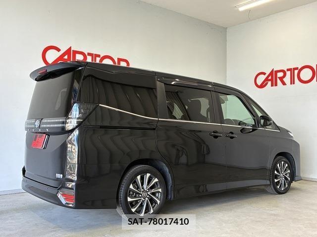 Toyota VOXY HYBRID 2023-04 7621286-29