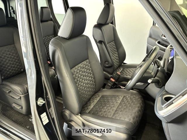 Toyota VOXY HYBRID 2023-04 7621286-7