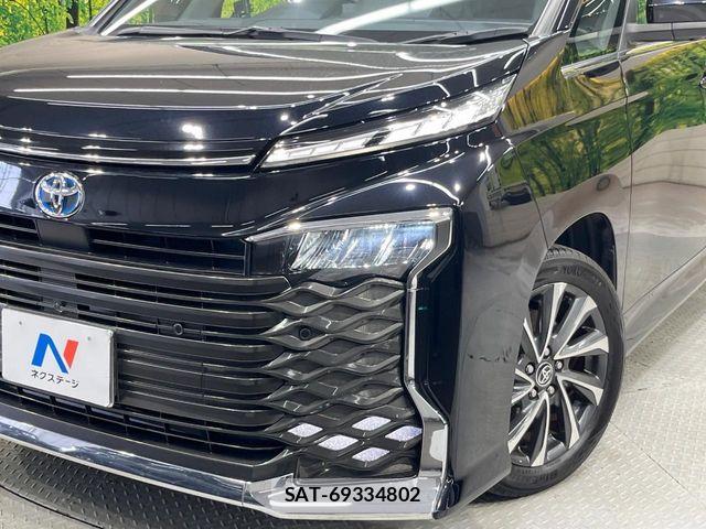 Toyota VOXY HYBRID 2024-01 7621280-12
