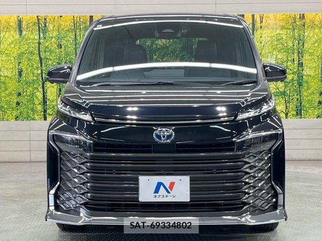 Toyota VOXY HYBRID 2024-01 7621280-14