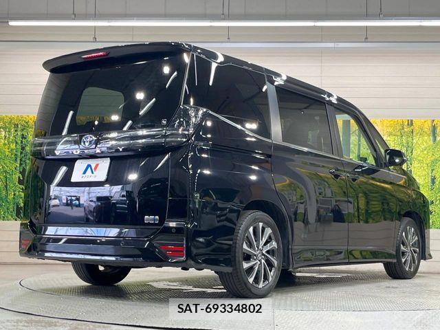 Toyota VOXY HYBRID 2024-01 7621280-16