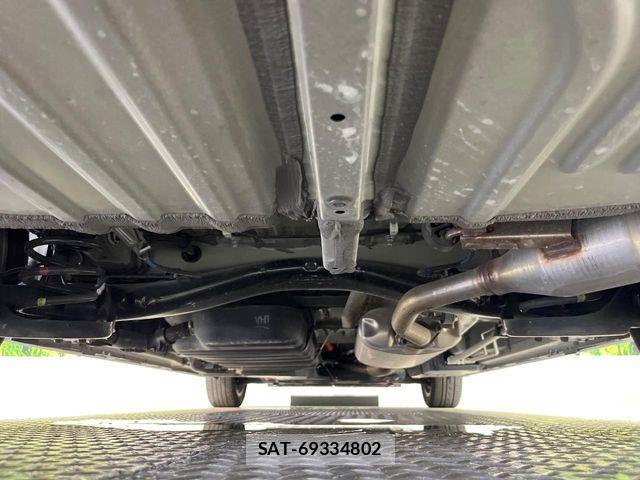 Toyota VOXY HYBRID 2024-01 7621280-18