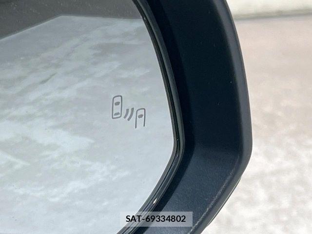 Toyota VOXY HYBRID 2024-01 7621280-5