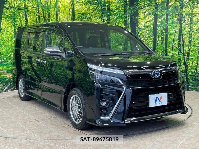 Toyota VOXY HYBRID 2021-09 7621291-16