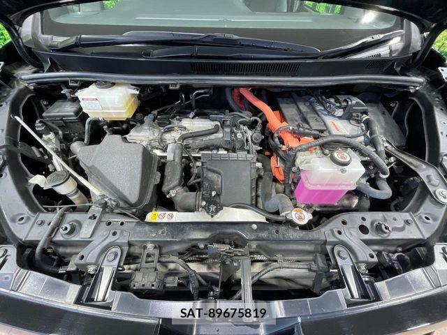 Toyota VOXY HYBRID 2021-09 7621291-18