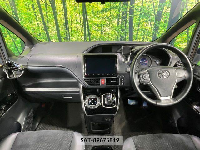 Toyota VOXY HYBRID 2021-09 7621291-1