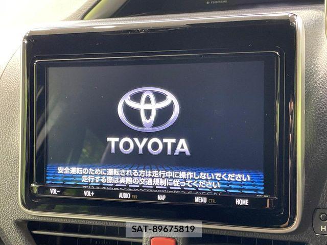 Toyota VOXY HYBRID 2021-09 7621291-4