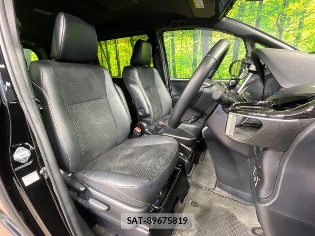 Toyota VOXY HYBRID 2021-09 7621291-8