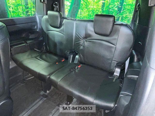 Toyota VOXY HYBRID 2018-04 7621295-9