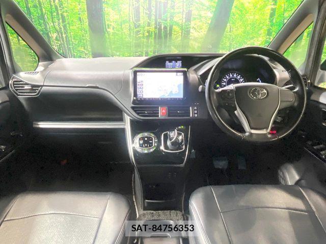 Toyota VOXY HYBRID 2018-04 7621295-1