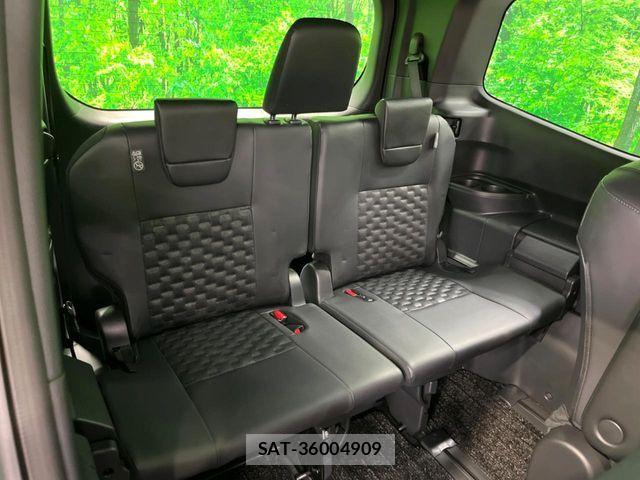 Toyota VOXY HYBRID 2026-04 7621261-11