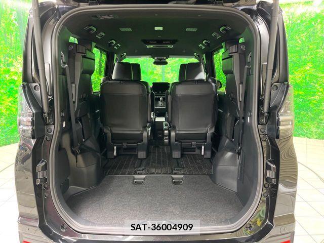 Toyota VOXY HYBRID 2026-04 7621261-12