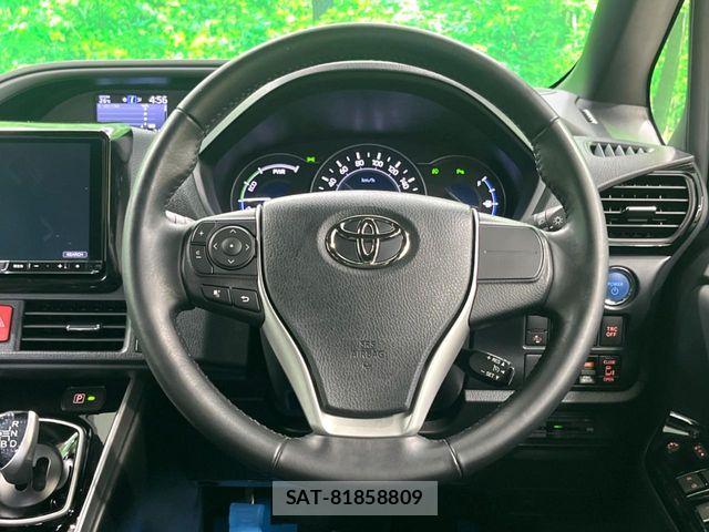 Toyota VOXY HYBRID 2021-06 7621293-13