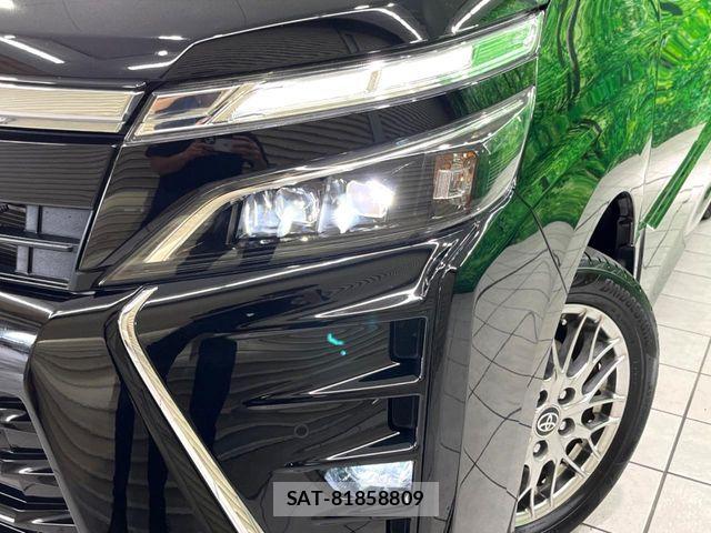 Toyota VOXY HYBRID 2021-06 7621293-14