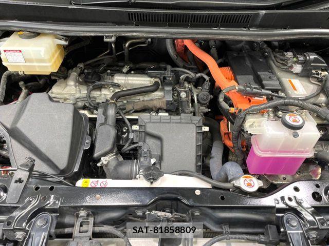 Toyota VOXY HYBRID 2021-06 7621293-18