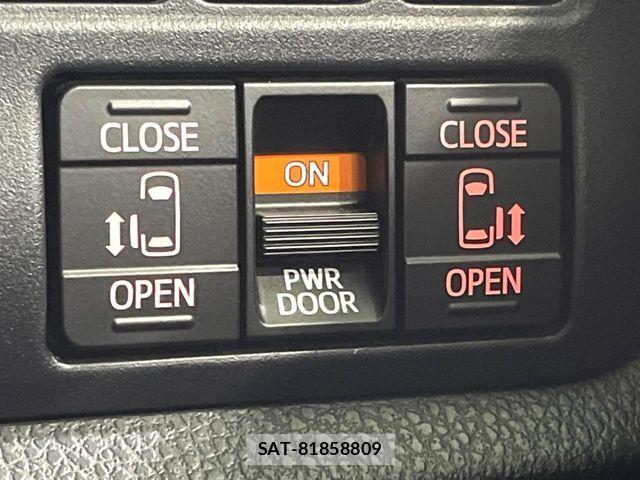 Toyota VOXY HYBRID 2021-06 7621293-5