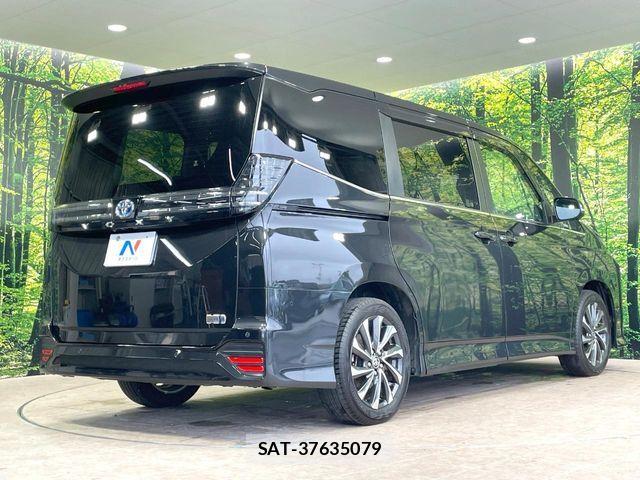 Toyota VOXY HYBRID 2024-04 7621264-16