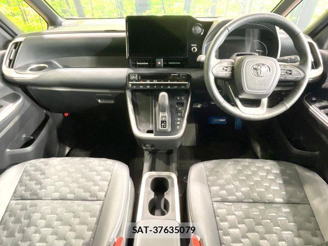 Toyota VOXY HYBRID 2024-04 7621264-1