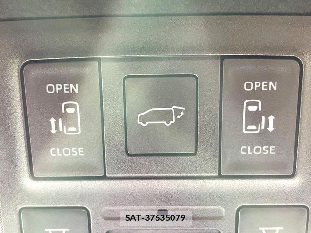 Toyota VOXY HYBRID 2024-04 7621264-4