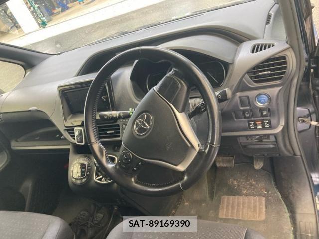 Toyota VOXY HYBRID 2014-06 7621307-9