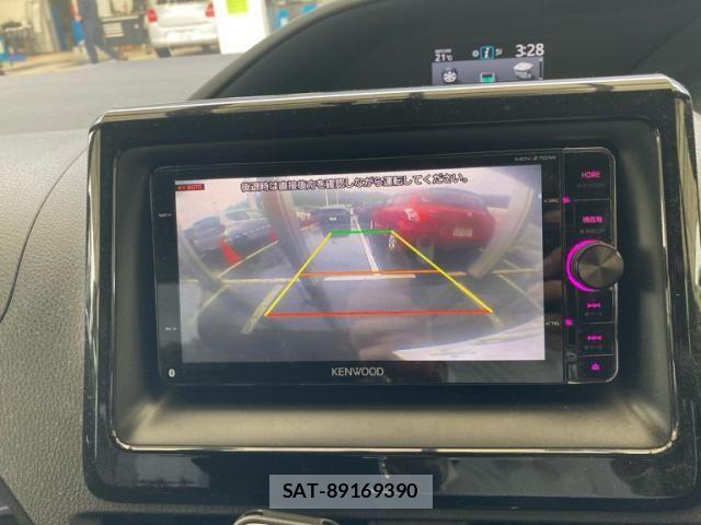 Toyota VOXY HYBRID 2014-06 7621307-17