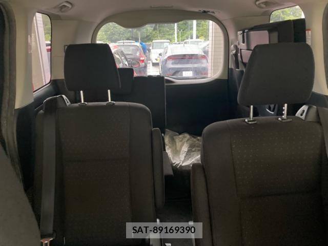 Toyota VOXY HYBRID 2014-06 7621307-18