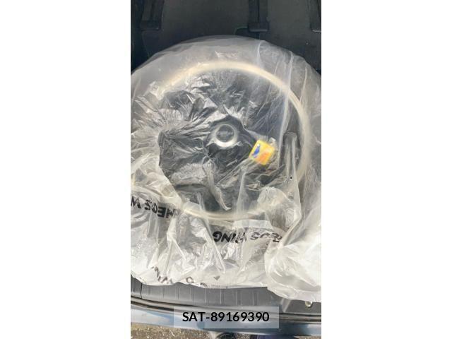 Toyota VOXY HYBRID 2014-06 7621307-19