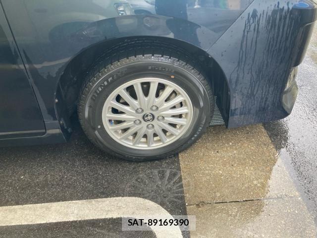 Toyota VOXY HYBRID 2014-06 7621307-3