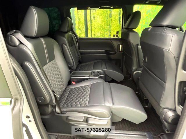Toyota VOXY HYBRID 2026-02 7621259-8