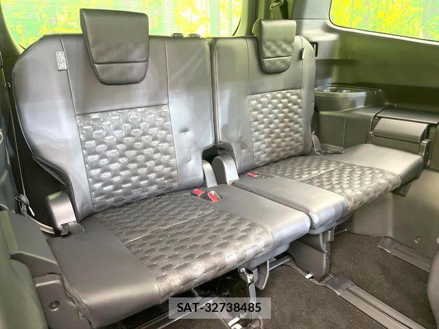 Toyota VOXY HYBRID 2024-01 7621262-9