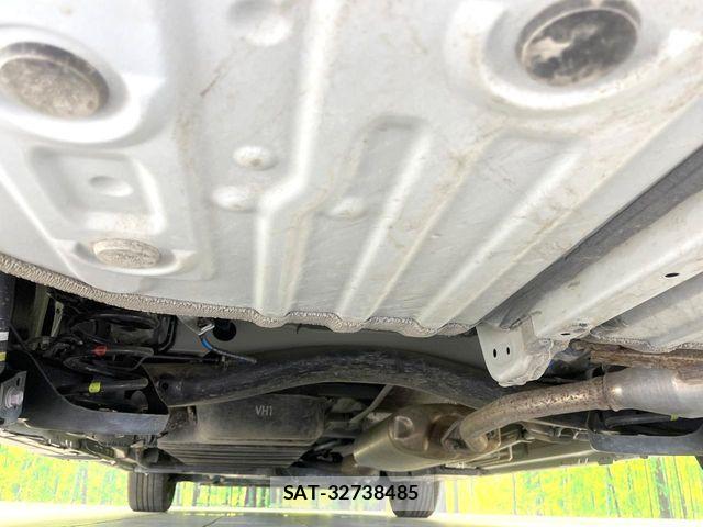Toyota VOXY HYBRID 2024-01 7621262-18
