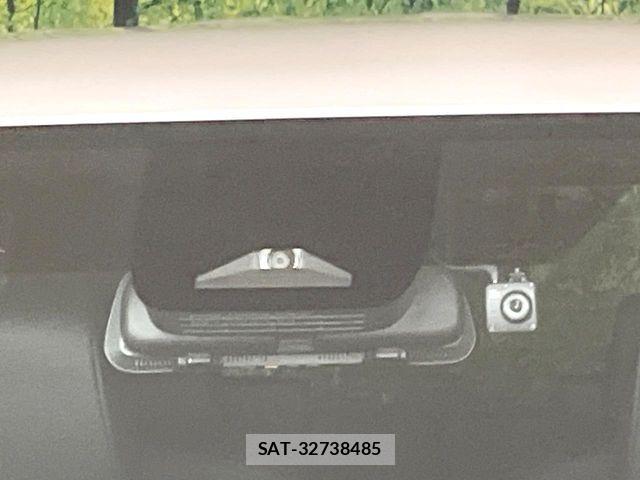 Toyota VOXY HYBRID 2024-01 7621262-4