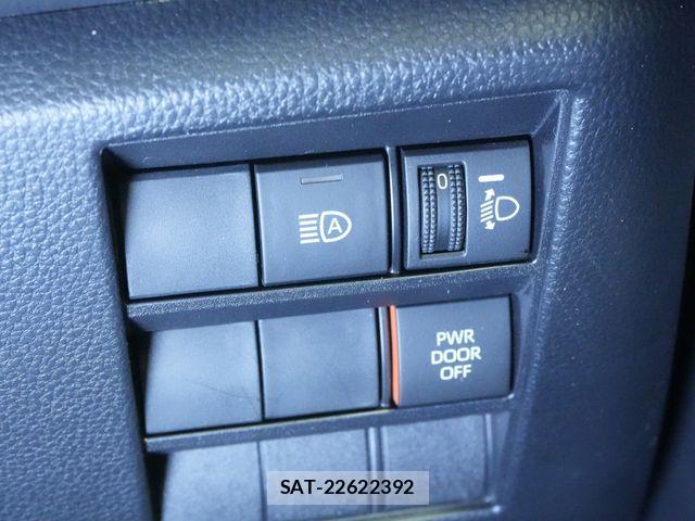 Toyota VOXY HYBRID 2023-02 7621290-20