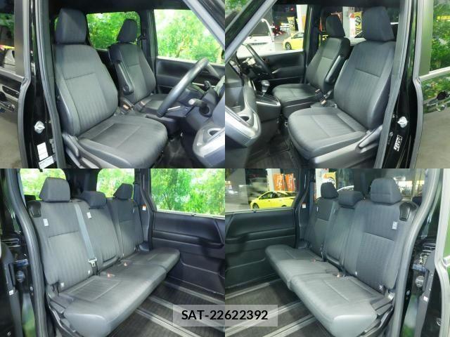 Toyota VOXY HYBRID 2023-02 7621290-2