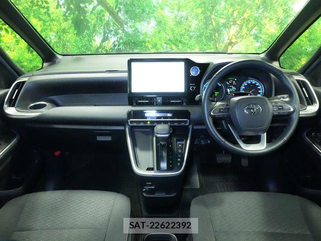 Toyota VOXY HYBRID 2023-02 7621290-5