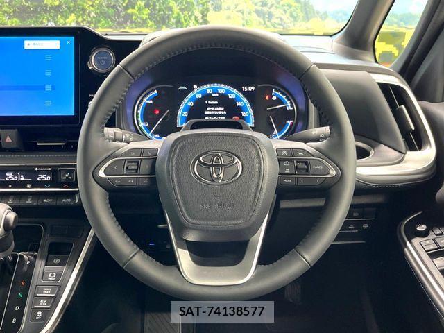 Toyota VOXY HYBRID 2022-06 7621285-11